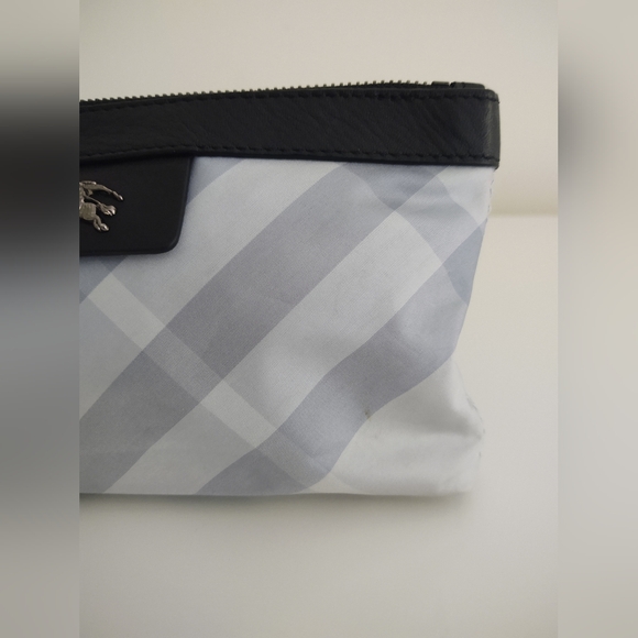 Burberry Nova Check Nylon Clutch Bag - Picture 4 of 11